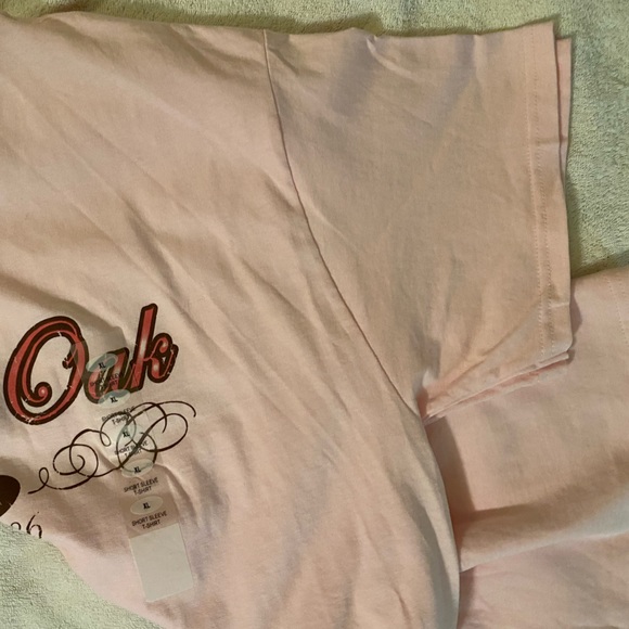 Ladies short sleeved XL pink top with Mossy Oak logo. - Picture 9 of 9
